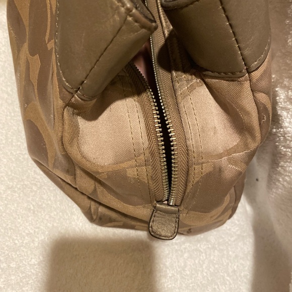 Coach signature purse has lots of pockets still in good condition. - Picture 6 of 11